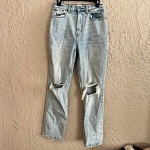 A&F The 90s Straight Ultra High Rise Jeans